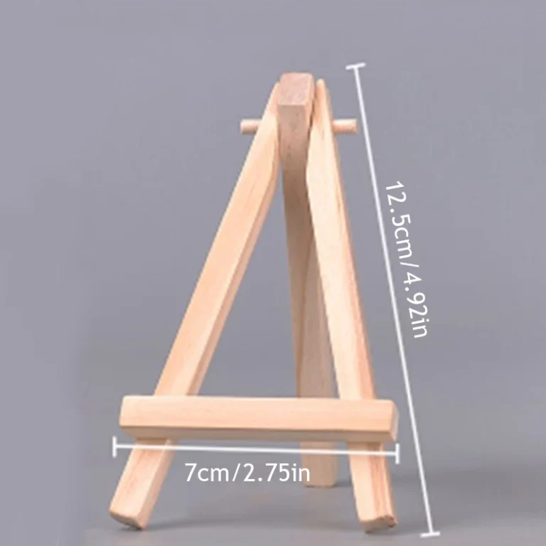 Décorer une console avec cadres, assiettes et bois